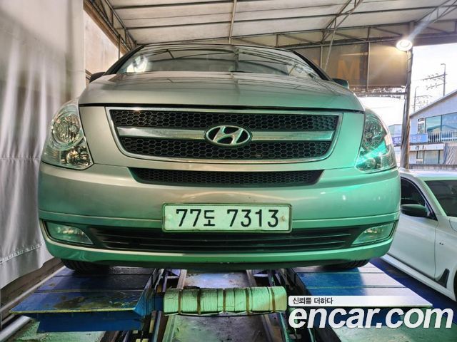Hyundai Grand Starex 12-Seater Wagon CVX Premium
