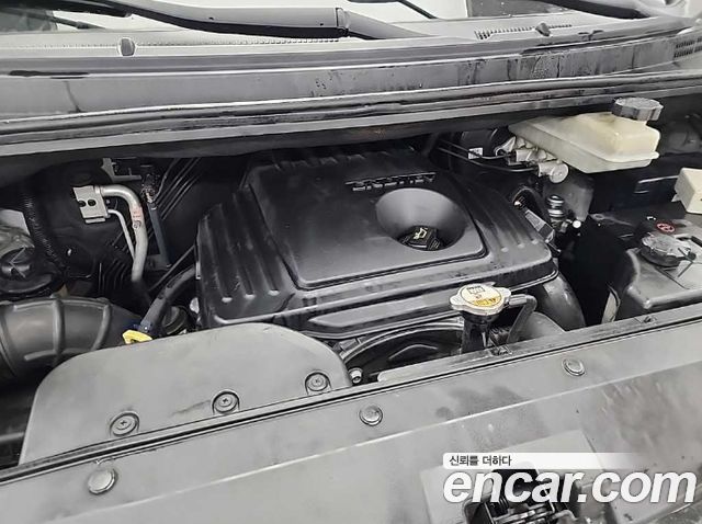 Hyundai Grand Starex 12-Seater Wagon CVX Premium 2012 — фото 5