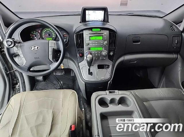 Hyundai Grand Starex 12-Seater Wagon CVX Premium 2012 — фото 7