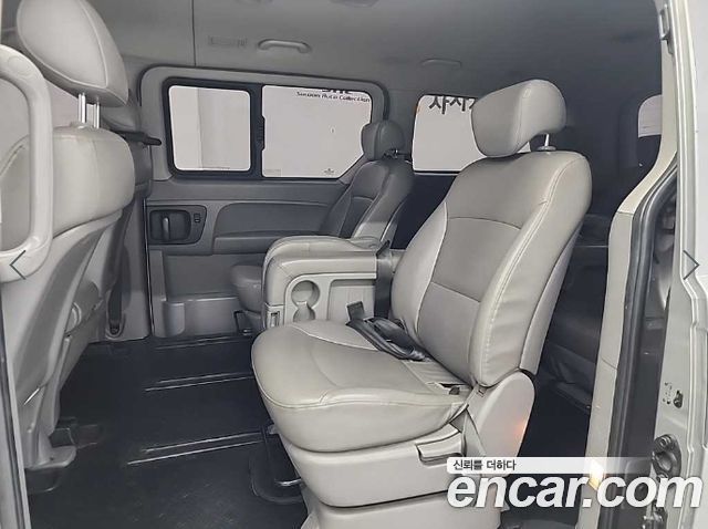 Hyundai Grand Starex 12-Seater Wagon CVX Premium 2012 — фото 16