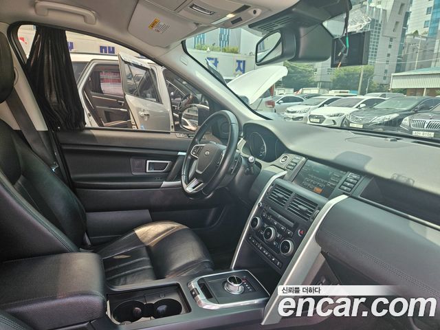 Land Rover Discovery Sport 2.0 TD4 SE 2016 — фото 17