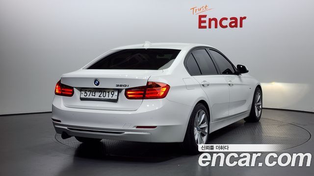 BMW 3 Series (F30) 320i Sport 2012 — фото 2