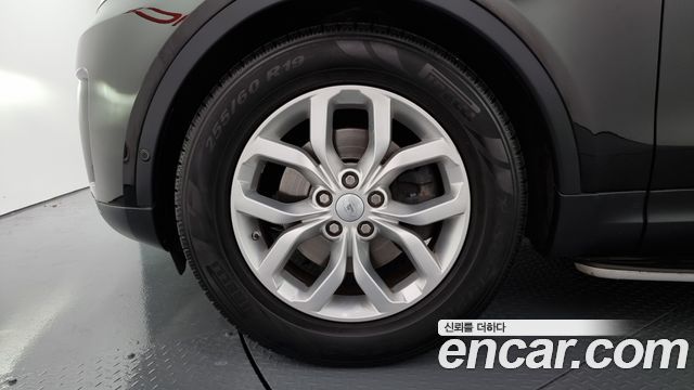 Land Rover Discovery 5 2.0 SD4 SE 2019 — фото 5