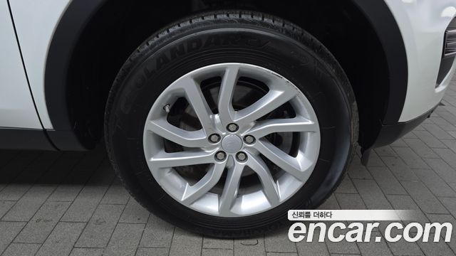 Land Rover Discovery Sport 2.0 TD4 SE 2018 — фото 5