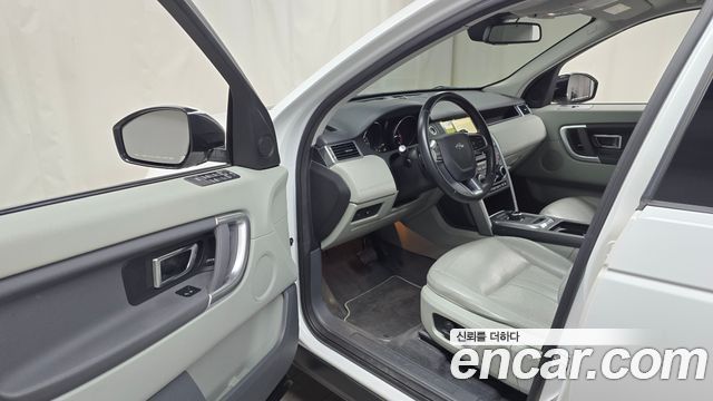 Land Rover Discovery Sport 2.0 TD4 SE 2018 — фото 10