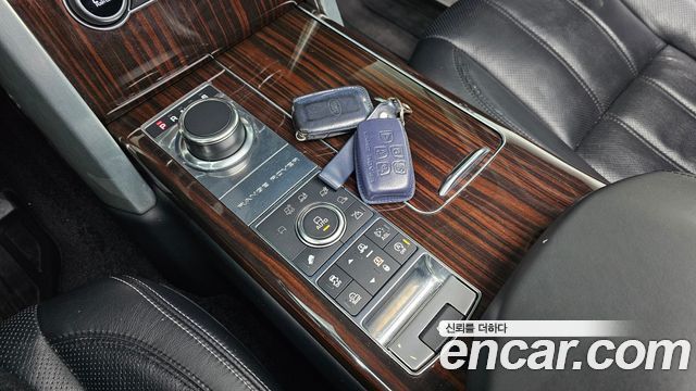 Land Rover Range Rover (IV) 4.4 SDV8 Vogue SE DIESEL 2016 — фото 9