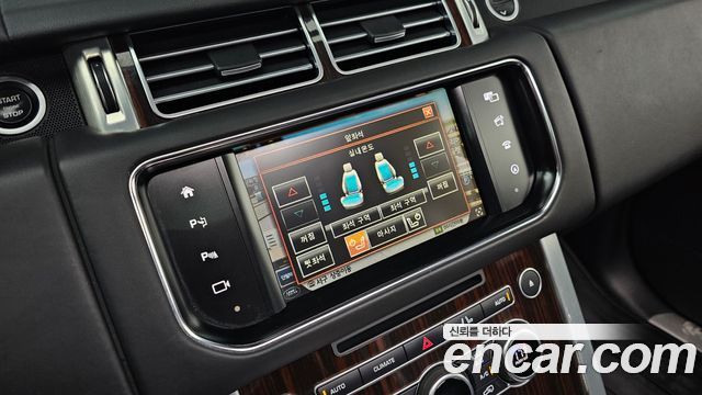 Land Rover Range Rover (IV) 4.4 SDV8 Vogue SE DIESEL 2016 — фото 17