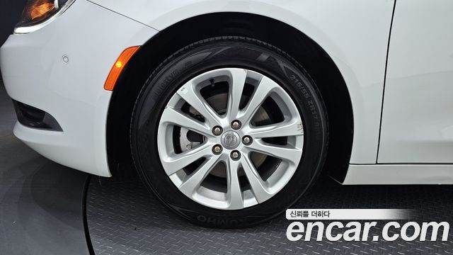 Chrysler 200 (II) 2.4 Limited 2015 — фото 5