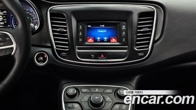 Chrysler 200 (II) 2.4 Limited 2015 — фото 15