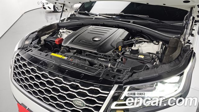Land Rover Range Rover Velar 2.0 D240 SE 2019 — фото 6