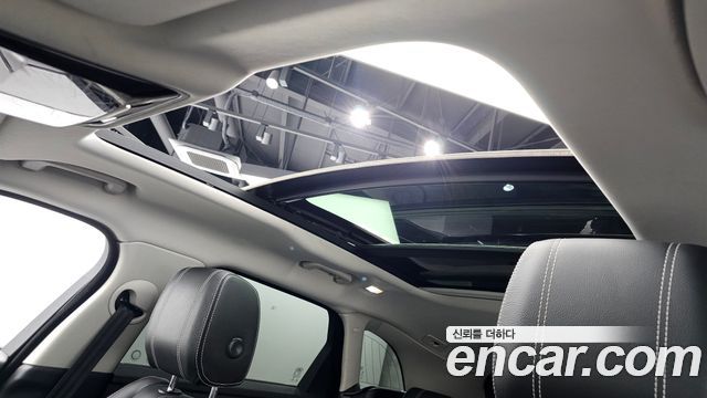 Land Rover Range Rover Velar 2.0 D240 SE 2019 — фото 19