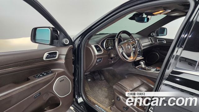 Jeep Grand Cherokee 3.0 Diesel Overland Summit WK2 2018 — фото 10