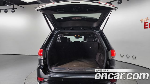 Jeep Grand Cherokee 3.0 Diesel Overland Summit WK2 2018 — фото 20