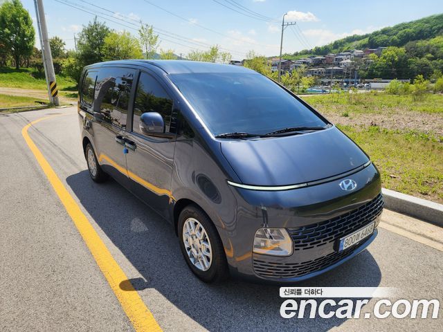 Hyundai Staria L3.5 Cargo 5-Seater Modern 2023 — фото 1