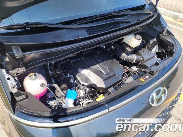 Hyundai Staria L3.5 Cargo 5-Seater Modern 2023 — фото 10
