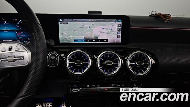 Mercedes-Benz A-Class (W177) AMG A35 4MATIC Sedan 2021 — фото 17