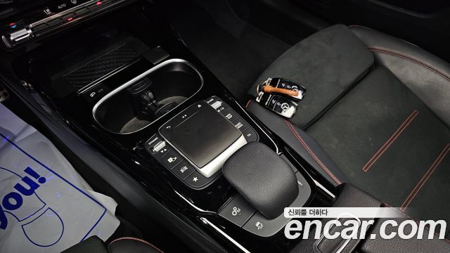 Mercedes-Benz A-Class (W177) AMG A35 4MATIC Sedan 2021 — фото 19