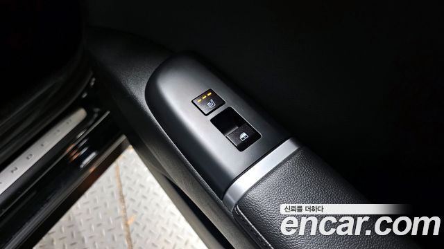 Hyundai Grandeur (GN7) 3.5 LPG 2WD (Taxi) Deluxe 2023 — фото 19