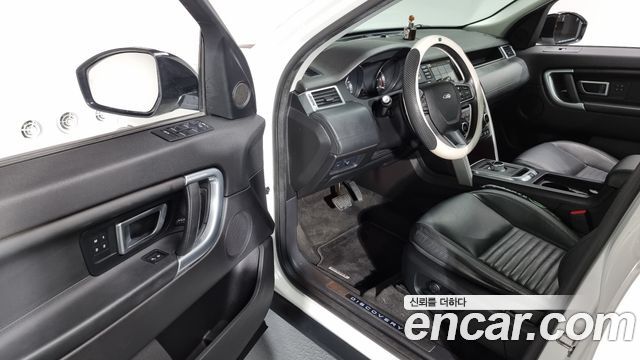 Land Rover Discovery Sport 2.0 TD4 HSE Luxury 2016 — фото 11