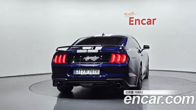 Ford Mustang Coupe 2020 — фото 4