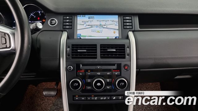 Land Rover Discovery Sport 2.0 TD4 SE 2016 — фото 18