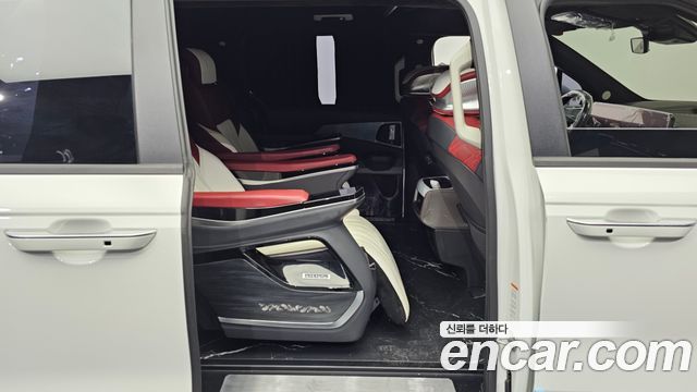 Kia Carnival (IV) HEV 9-Seater Hi-Limousine (Special vehicle) 2025 — фото 12