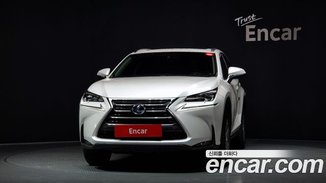 Lexus NX300h Executive 2017 — фото 3
