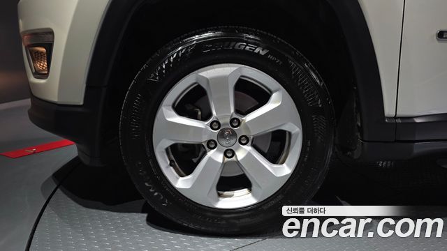 Jeep Compass (II) 2.4 Limitied AWD 2019 — фото 5