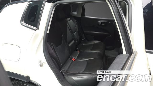 Jeep Compass (II) 2.4 Limitied AWD 2019 — фото 16