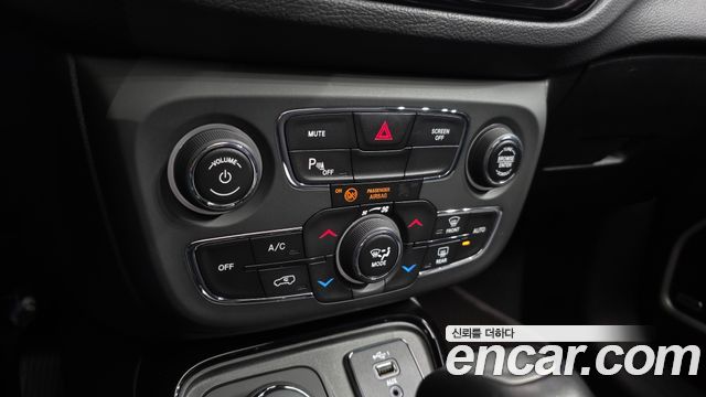 Jeep Compass (II) 2.4 Limitied AWD 2019 — фото 20