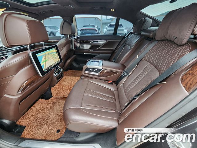 BMW 7 Series (G11) 750Li xDrive Premium 2016 — фото 10