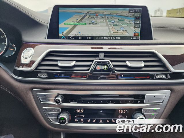 BMW 7 Series (G11) 750Li xDrive Premium 2016 — фото 16