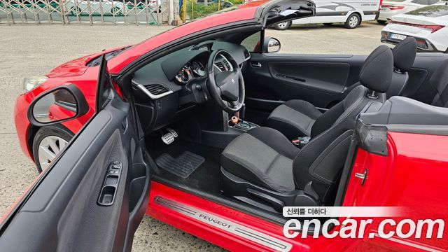 Peugeot 207CC 1.6 First Generation 2013 — фото 10