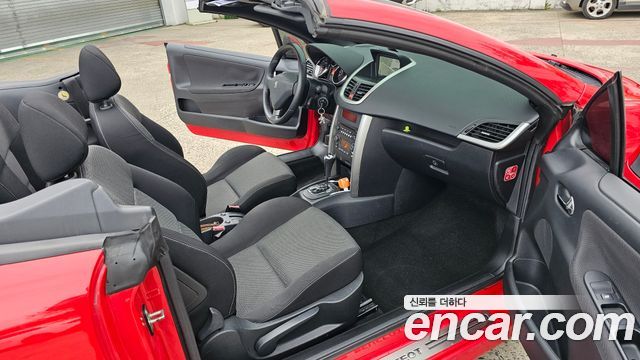 Peugeot 207CC 1.6 First Generation 2013 — фото 15