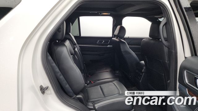 Ford Explorer 2.3 Limited 4WD 5th 2017 — фото 12