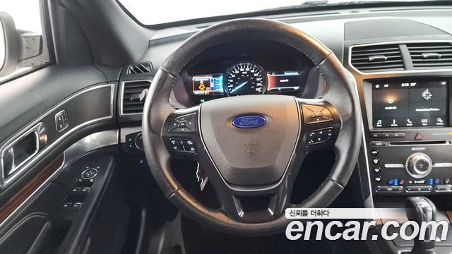 Ford Explorer 2.3 Limited 4WD 5th 2017 — фото 13