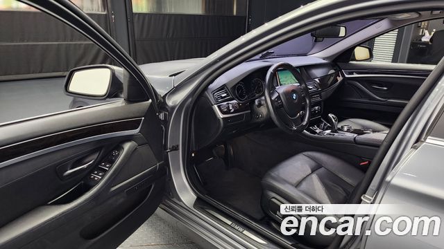 BMW 5 Series (F10) 528i xDrive 2014 — фото 10