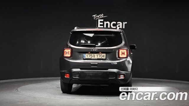 Jeep Renegade 2.4 Longitude 2021 — фото 4