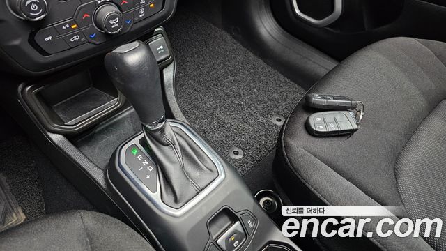 Jeep Renegade 2.4 Longitude 2021 — фото 9