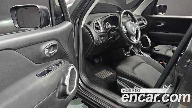 Jeep Renegade 2.4 Longitude 2021 — фото 11