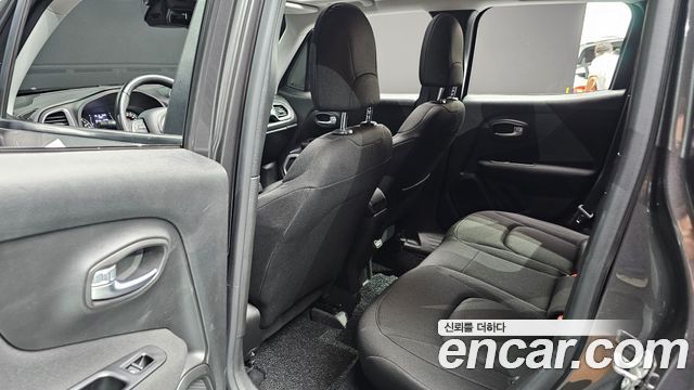 Jeep Renegade 2.4 Longitude 2021 — фото 12