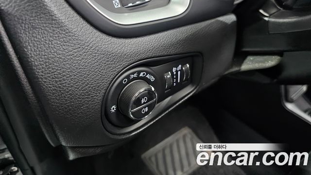 Jeep Renegade 2.4 Longitude 2021 — фото 19