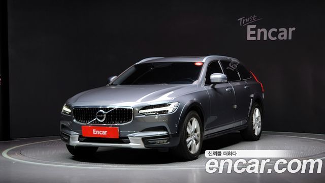 Volvo V90 Cross Country D5 AWD 2018 — фото 1