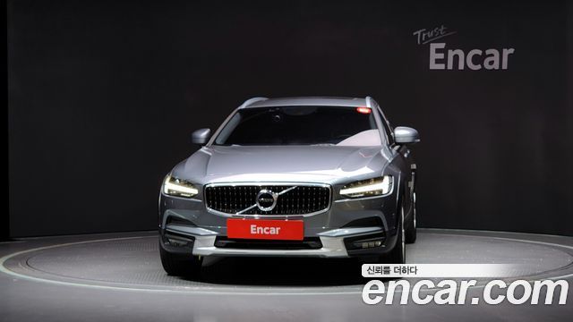 Volvo V90 Cross Country D5 AWD 2018 — фото 3
