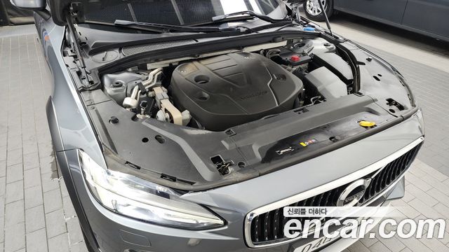 Volvo V90 Cross Country D5 AWD 2018 — фото 6