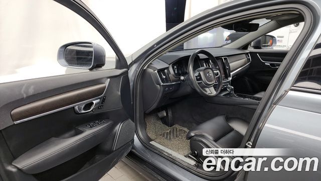 Volvo V90 Cross Country D5 AWD 2018 — фото 10