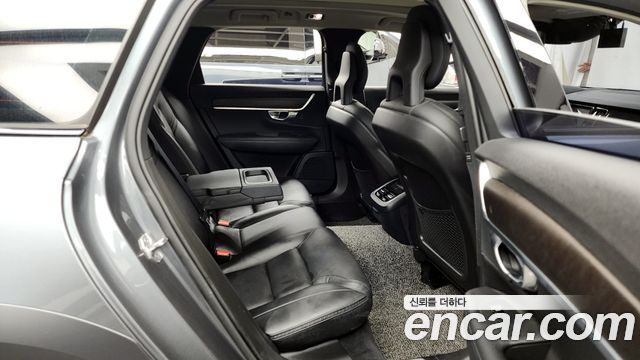 Volvo V90 Cross Country D5 AWD 2018 — фото 12
