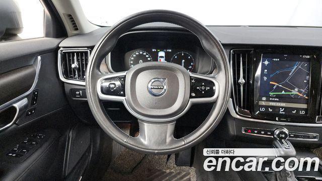 Volvo V90 Cross Country D5 AWD 2018 — фото 13
