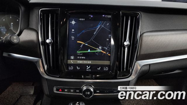 Volvo V90 Cross Country D5 AWD 2018 — фото 14