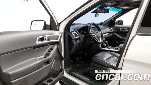 Ford Explorer 3.5 Limited 4WD 5th 2015 — фото 10